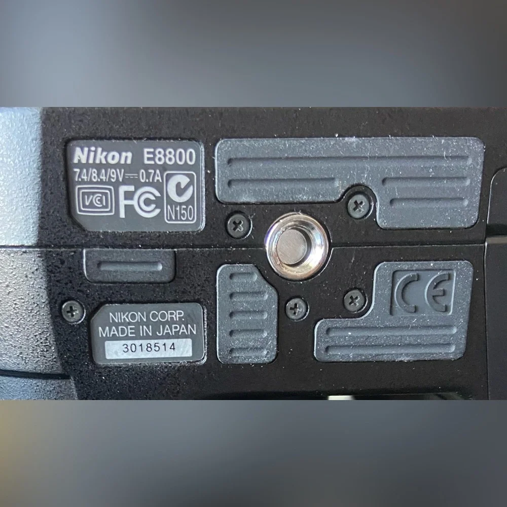 NIKON Coolpix E8800 VR 10x 8MP Digital Camera - CHARGER/EXTRA BATTERY INC.